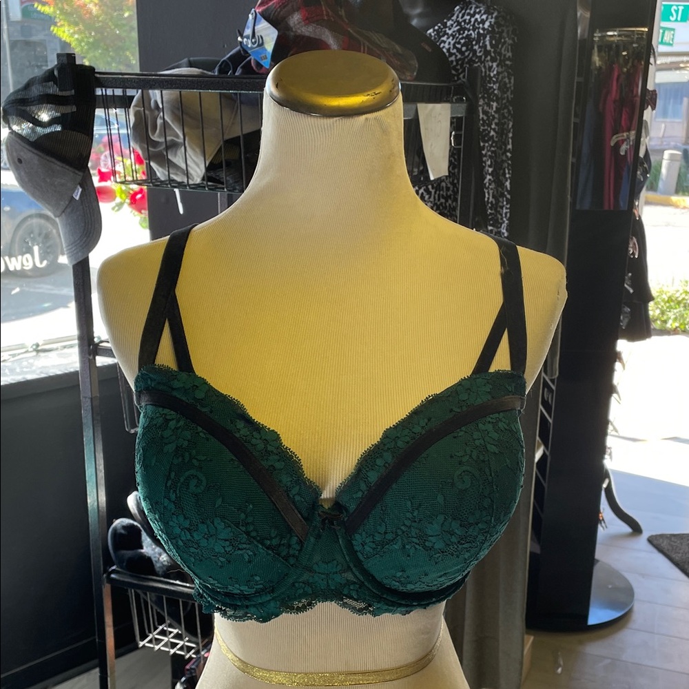Victoria's Secret Emerald Lace Bra